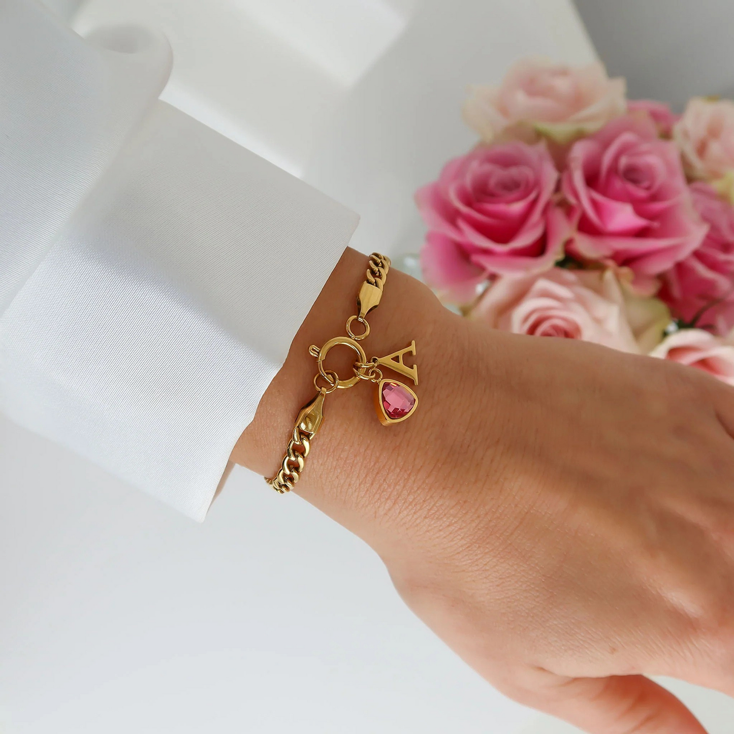 Pulsera con inicial y piedra de nacimiento