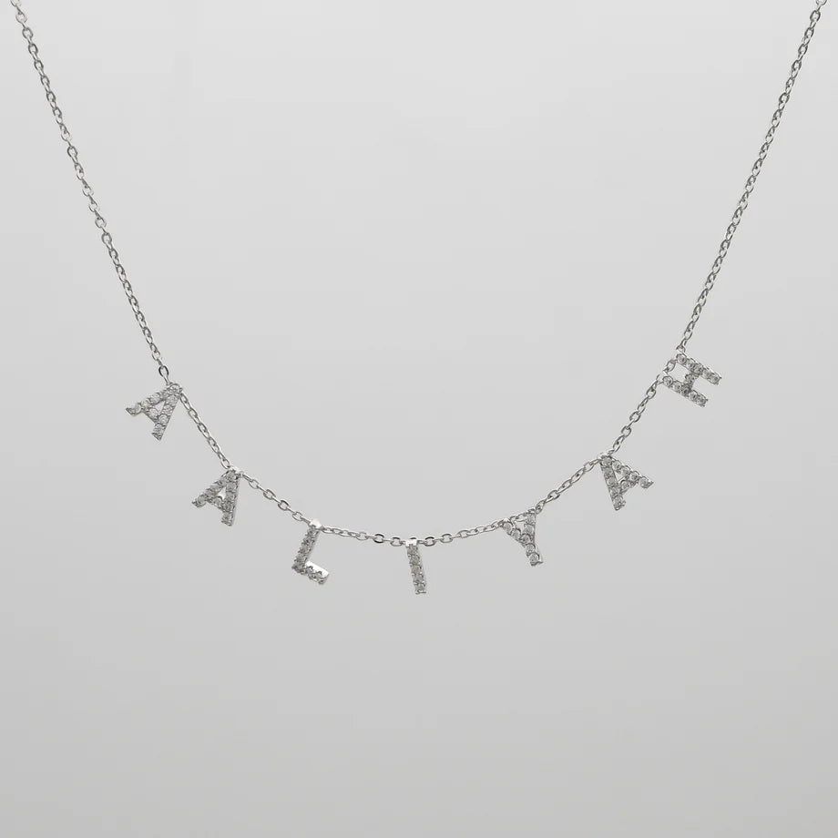 Collar de Nombre con Diamantes