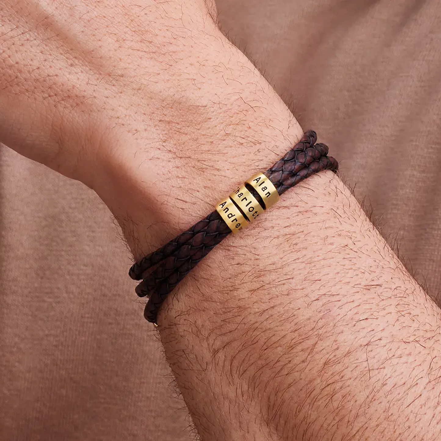 Pulsera de Cuero Trenzado con Cuentas