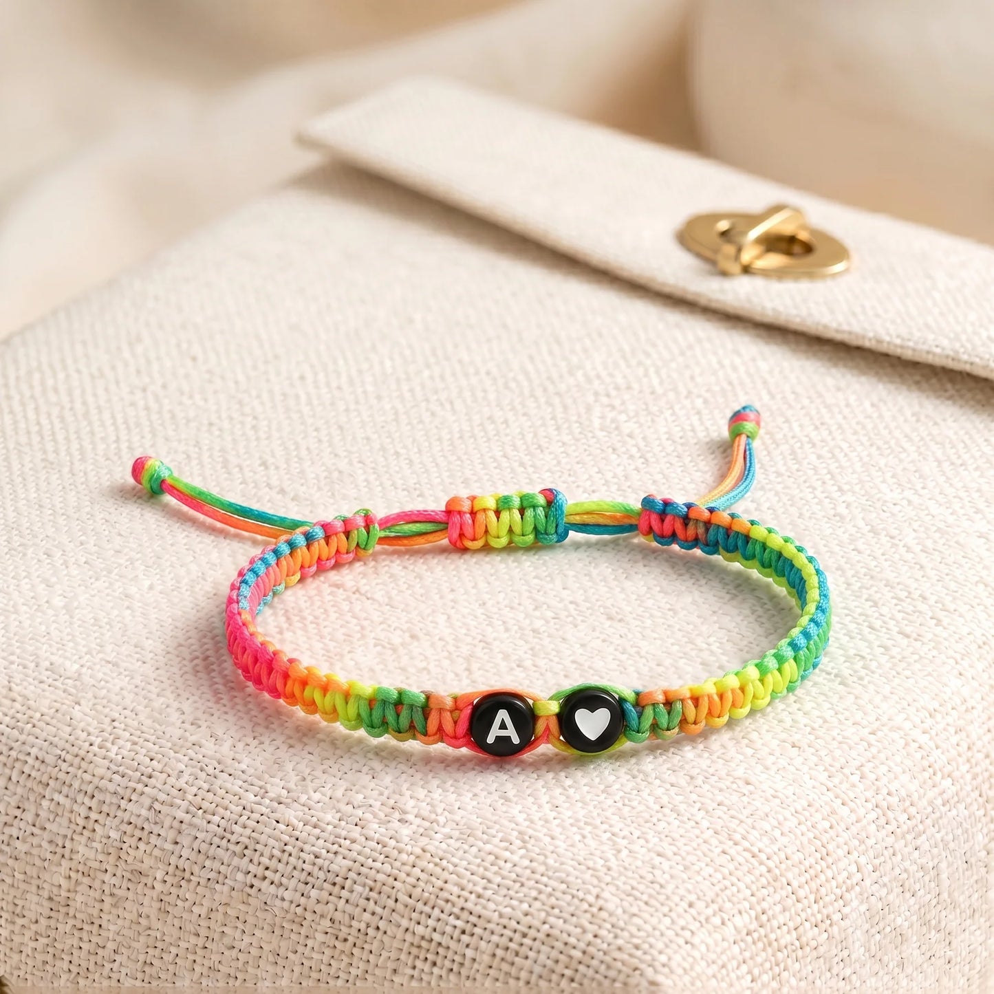 Pulsera Ajustable con Inicial y Corazón